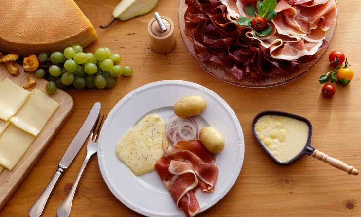 3 livres de recettes pour réaliser des raclettes maison